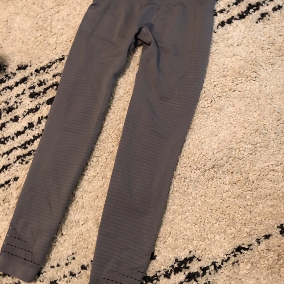 Gym shark leggings - Picture 3 of 3